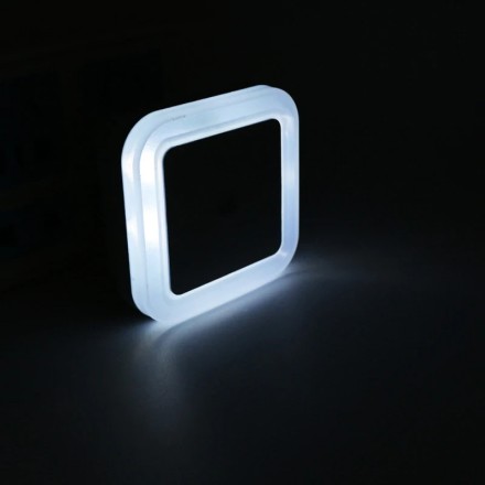 Нічник LED мережевий із датчиком освітлення Creative Neon. Автоматичний сенсор.
