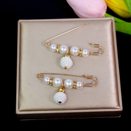 Набір вишуканих шпильок — брошка, "Pins Her Majesty" — "Ее Величність", англійська. Набор "8 в 1"