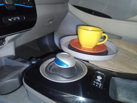 Столик в авто. Таця в машину в підсклянник. Трансформер 360 градусів