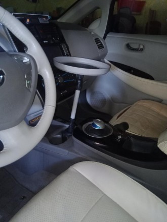 Столик в авто. Таця в машину в підсклянник. Трансформер 360 градусів