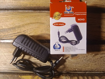 Імпульсний адаптер живлення 5 V 3 А штекер 2.5/0,7 мм, довжина 1 м. Блок живлення