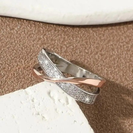 Кільце геометричне з кубічним цирконієм Чудовий блиск і перелив фіаніту класу ААА CZ!