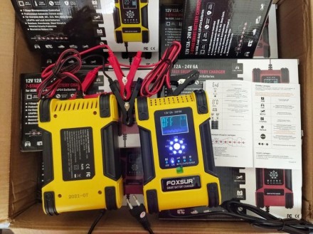 Потужний акумуляторний зарядний пристрій автомат FOXSUR 12 Ампер 12-24 для будь-якого типу акумуляторів АКБ