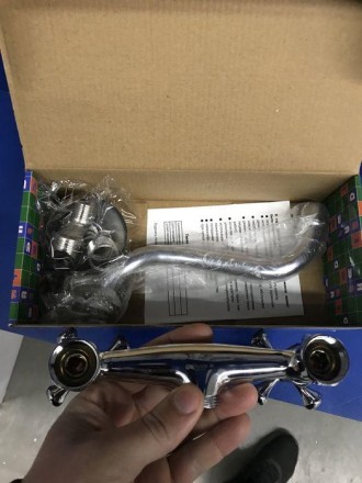 Змішувач для душу та умивальника, кухні. З ексцентриками, аератором. Retro Classic 2