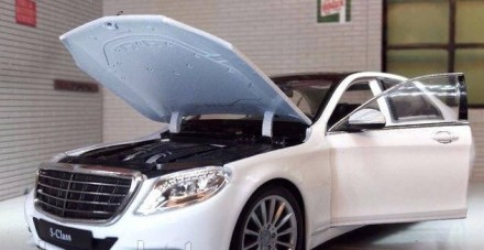 Модель машинки 1 /24 Мерседес Mercedes S 221