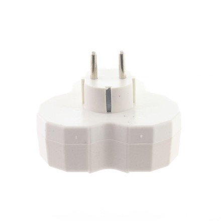 Трійник електричний без заземлення "Ромашка", білий, 16 А,  220 - 250 в. Блістер — запайка.