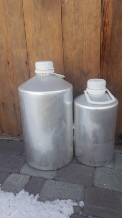 Каністра алюмінієва 6 і 12 літрів. Легка та практична.