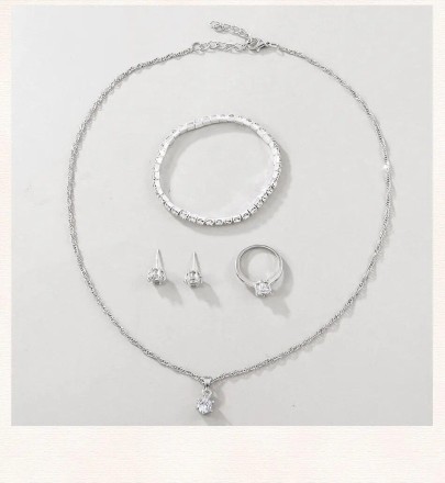 Подарунковий набір для жінок 6 в 1: розкішний годинник "Crown", браслет, сережки, кулон із ланцюжком, кільце