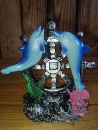 Статуетка Дельфіни у штурвала в асортименті. Кераміка