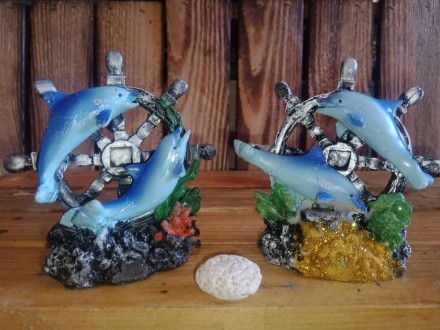 Статуетка Дельфіни у штурвала в асортименті. Кераміка