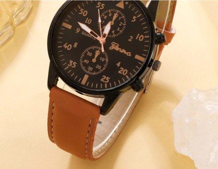 Модний подарунковий набір для чоловіків 4 в 1: розкішний чоловічий годинник "Relogio Masculino" і три шкіряні браслети