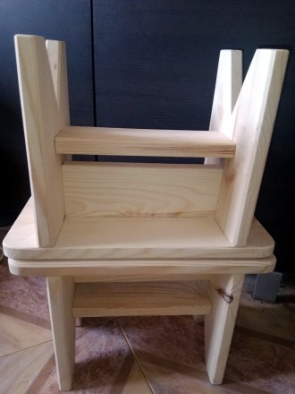 Табурет ручної роботи. Табурета дерев'яна. Масив. Сосна.