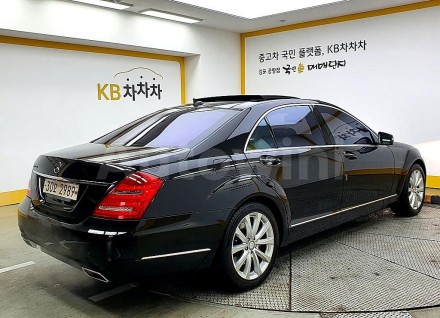 Модель авто 1/24 автомобіль Mercedes S 221, чорний. Якість!