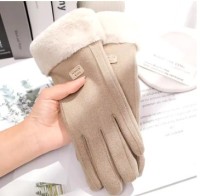 Жіночі зимові товсті плюшеві (велюрові) рукавички із сенсорним екраном "Snow Queen", бежеві (пудра)