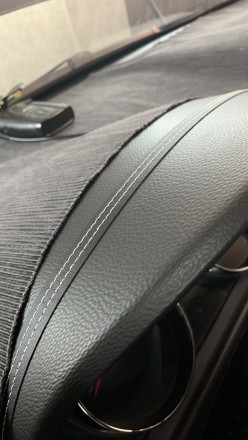 Оздоблення (молодінг) з автомобільної шкіри для салону авто, прошита, самоклейка. 1см х 2,5м!