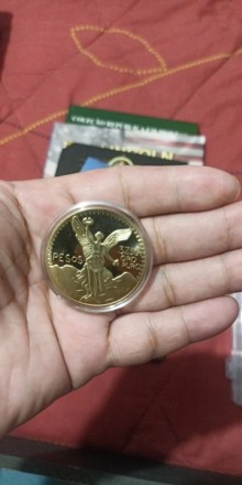 Пам'ятна, ювілейна позолочена монета, колекційна монета  "Статуя Свободи" Монета мексиканське песо