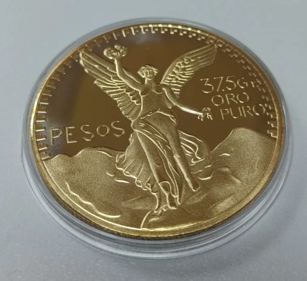 Пам'ятна, ювілейна позолочена монета, колекційна монета  "Статуя Свободи" Монета мексиканське песо