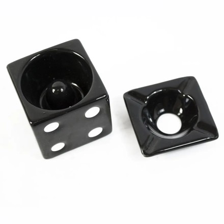 Пепельниця керамічна "Ігрова кістка", ігровий кубик із серії "Casino"  (біла, чорна)