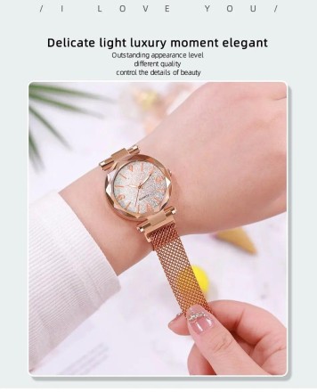 Подарунковий набір для жінок 5 в 1: розкішний годинник "Pink World"