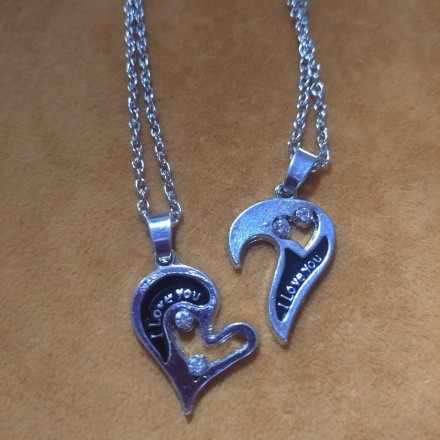 Парные кулоны сердце для влюбленных. Гравировка "I Love you". Цвет серебро и титан.