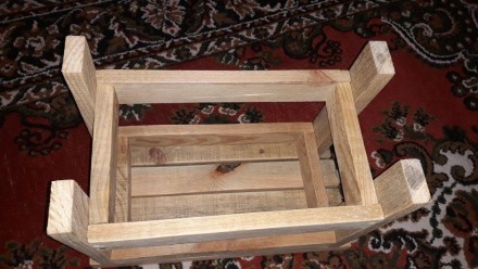 Табурет ручної роботи. Табурета дерев'яна. Міцна.