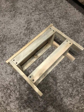 Табурет ручної роботи. Табурета дерев'яна. Міцна.