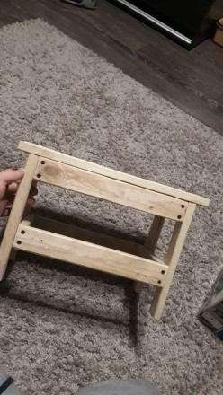 Табурет ручної роботи. Табурета дерев'яна. Міцна.