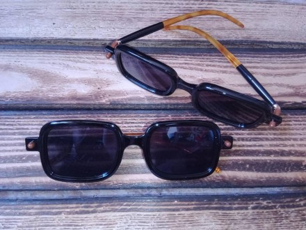 Прямокутні окуляри, вінтажні сонцезахисні окуляри. Ретро. Середземноморський стиль.