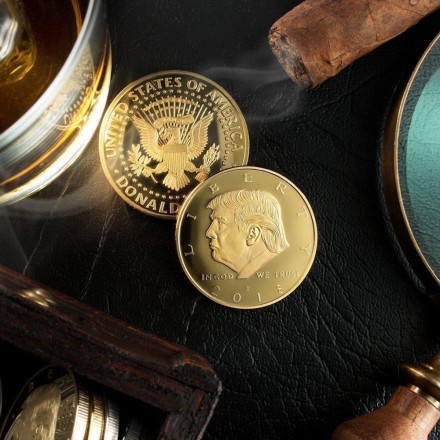 Пам'ятна, ювілейна позолочена монета, "45 Президент США. Дональд Трамп", США, 2018 Liberty