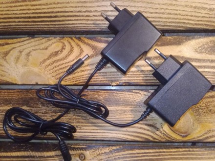 Імпульсний адаптер живлення 12 V 2 А (6 Вт) штекер 5.5/2.5