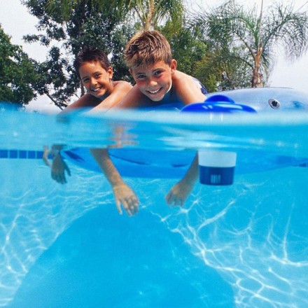 Плавальний дозатор поплавців для хлору. Автоматичний дозатор хлору для пігулок.