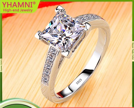 Кільце з кубічним цирконієм. Срібло 925,. Клеймо.  Чудовий блиск і перелив фіанітів класу ААА CZ!