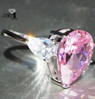 Кільце з кубічним цирконієм. Срібло 925,. Клеймо.  Чудовий блиск і перелив фіанітів класу ААА CZ!