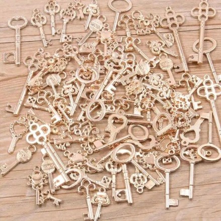 Підвіски для ключів, браслетів, намиста, ремісничий металевий кулон "Ключі". Набір 50 грамів