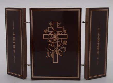 Ікона потрійна. Складаний "Святийрегуль".  З боків - Архангел Михайл і Архангелангелангел Оригінальна робота.