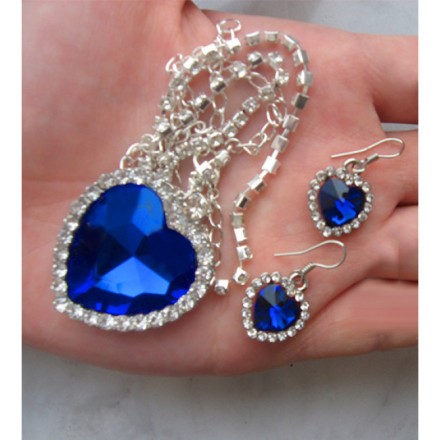 Сережки гачки з фільму Тисник у подарунковому мішечку.