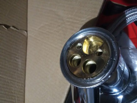 Змішувач для умивальника G-Ferro Hansberg 004, вилив 15 см. Кріплення та шланги в комплекті!