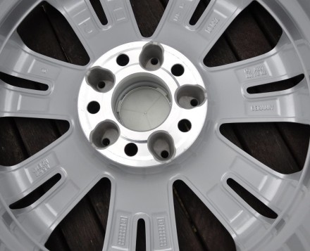 Диски Mercedes Benz Original 18 дюймів А 221 401 74 02 Mercedes Benz Audi BMW