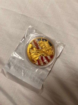 Пам'ятна, ювілейна монета з посрібненням "One Dollar" "Статуя Свободи", у тримачі, із серії «American Silv