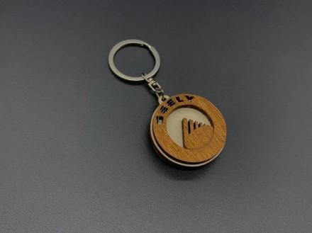 Дерев'яний автомобільний брелок. Лазерне різання. Міцне кільце з неіржавкої сталі