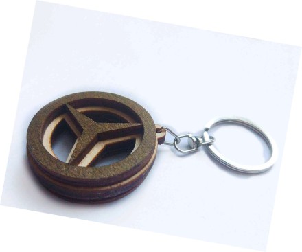 Дерев'яний автомобільний брелок. Лазерне різання. Міцне кільце з неіржавкої сталі